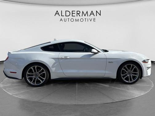 Oxford White 2022 Ford Mustang GT Premium