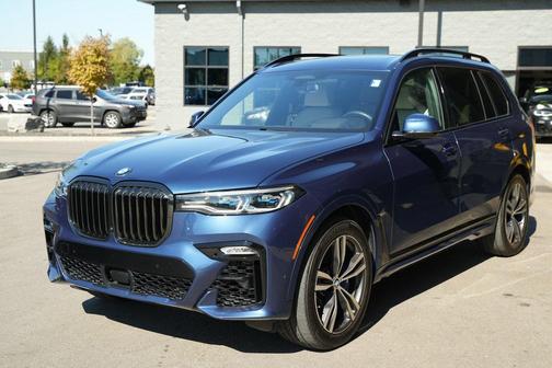 2022 BMW X7 M50i
