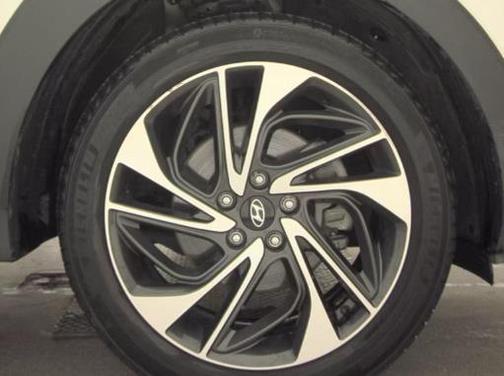 Dazzling White 2019 Hyundai TUCSON Sport