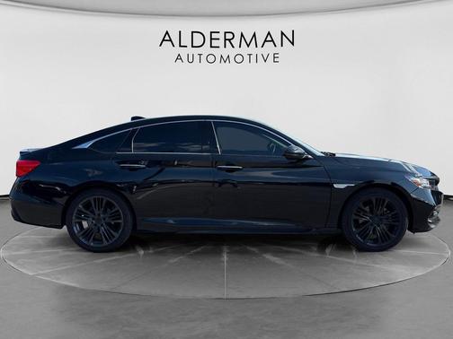 Crystal Black Pearl 2018 Honda Accord Touring 2.0T