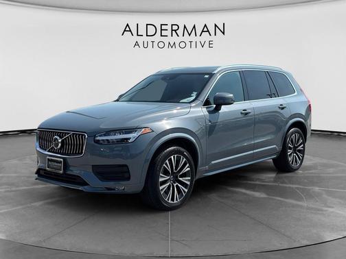 Thunder Grey Metallic 2022 Volvo XC90 T6 Momentum
