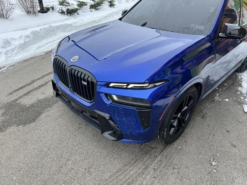 2023 BMW X7 M60i