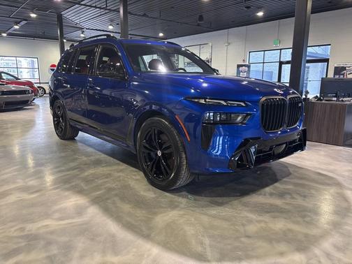 2023 BMW X7 M60i