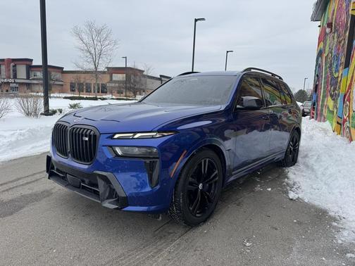 2023 BMW X7 M60i