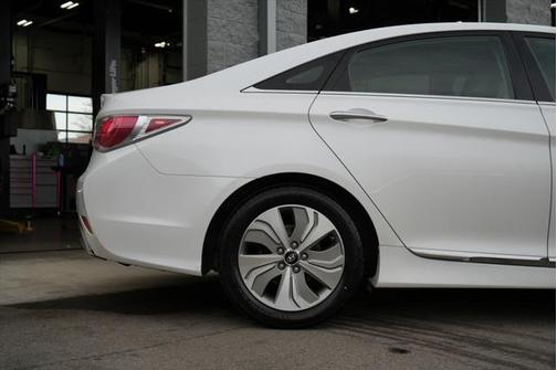 2014 Hyundai SONATA Hybrid Limited