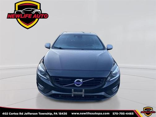 2017 Volvo V60 T6 R-Design Platinum