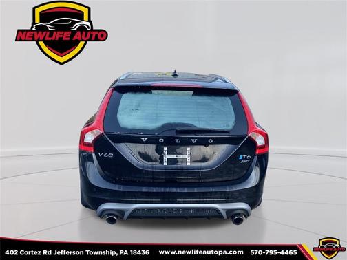 2017 Volvo V60 T6 R-Design Platinum