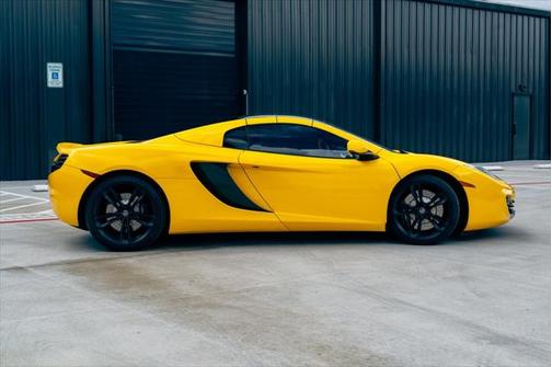 2013 McLaren MP4-12C Base