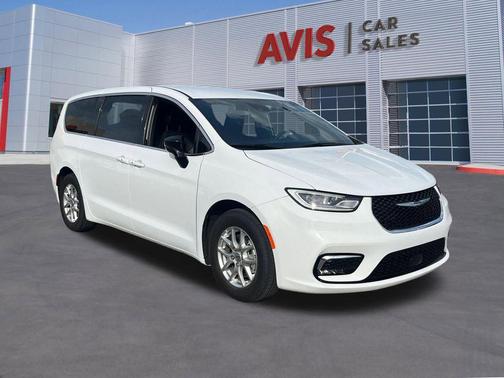 Bright White Clearcoat 2025 Chrysler Pacifica L