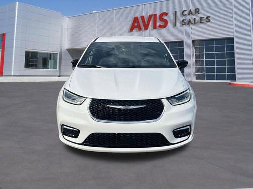 Bright White Clearcoat 2025 Chrysler Pacifica L