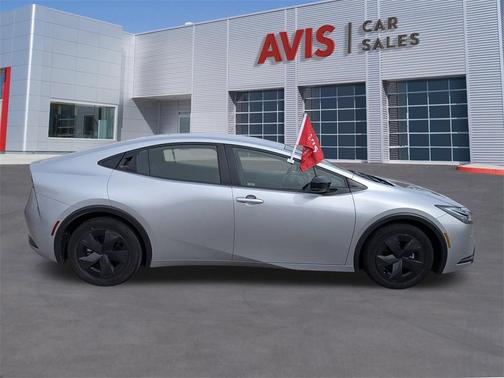 2025 Toyota Prius LE