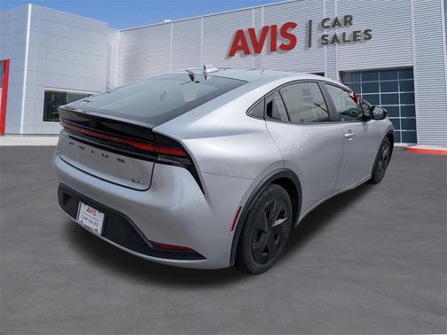 2025 Toyota Prius LE