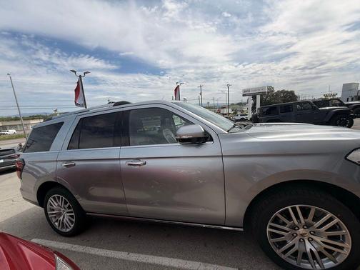 Iconic Silver Metallic 2024 Ford Expedition Limited