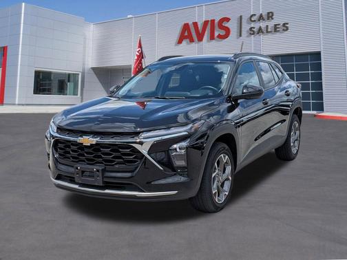 Black Metallic 2025 Chevrolet Trax LT