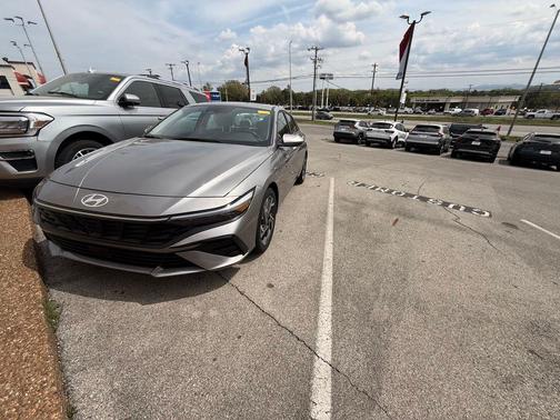 2025 Hyundai ELANTRA Limited