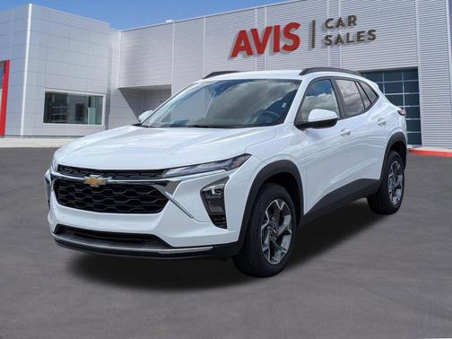 Summit White 2025 Chevrolet Trax LT