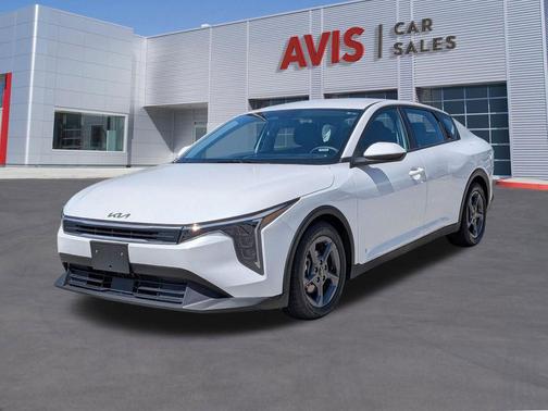 Snow White Pearl 2025 Kia K4 LXS