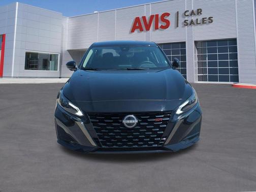 Super Black 2025 Nissan Altima SR FWD