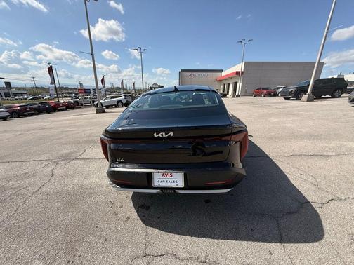 Aurora Black Pearl 2025 Kia K4 LXS