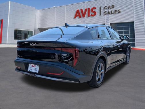 Aurora Black Pearl 2025 Kia K4 LXS