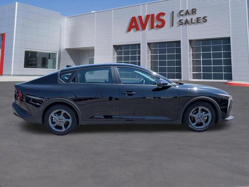 Aurora Black Pearl 2025 Kia K4 LXS