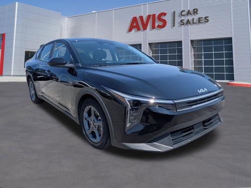 Aurora Black Pearl 2025 Kia K4 LXS