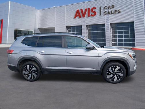 Silver Mist Metallic 2025 Volkswagen Atlas 2.0T SE w/Technology