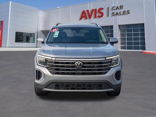 Silver Mist Metallic 2025 Volkswagen Atlas 2.0T SE w/Technology