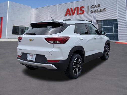 Summit White 2025 Chevrolet Trailblazer LT