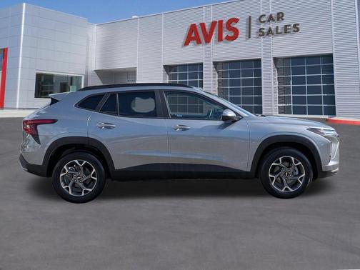 Sterling Gray Metallic 2025 Chevrolet Trax LT
