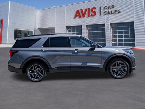 Gray Metallic 2025 Ford Explorer ST-Line