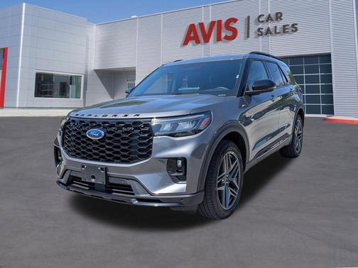 Gray Metallic 2025 Ford Explorer ST-Line