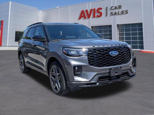 Gray Metallic 2025 Ford Explorer ST-Line