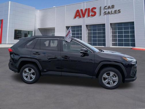 2025 Toyota RAV4 Hybrid XLE