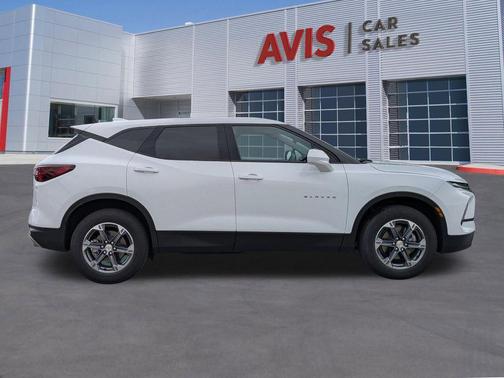 Summit White 2025 Chevrolet Blazer 2LT