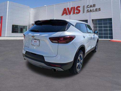 Summit White 2025 Chevrolet Blazer 2LT