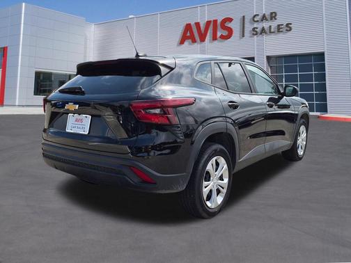 Black Metallic 2025 Chevrolet Trax LS