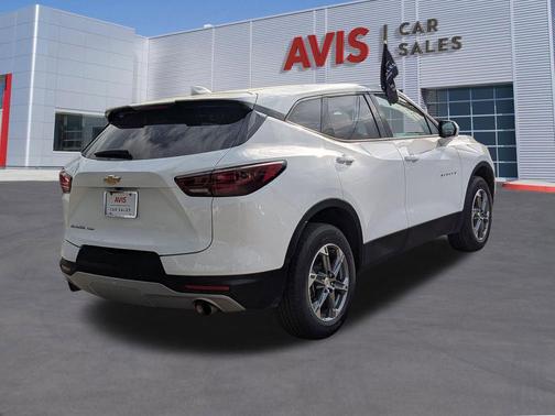 Summit White 2025 Chevrolet Blazer 2LT