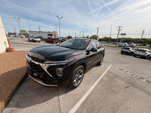 Black Metallic 2025 Chevrolet Trax LT