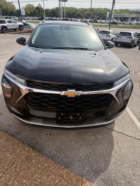 Black Metallic 2025 Chevrolet Trax LT