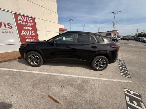 Black Metallic 2025 Chevrolet Trax LT