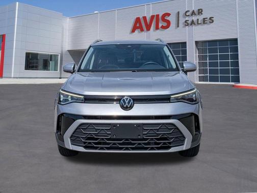 Monument Gray 2025 Volkswagen Taos 1.5T SE