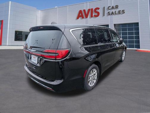 2025 Chrysler Pacifica L