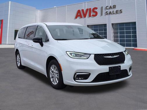 2025 Chrysler Pacifica L