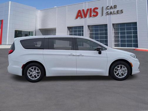 2025 Chrysler Pacifica L