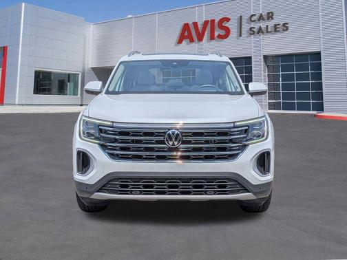 Pure White 2025 Volkswagen Atlas 2.0T SEL