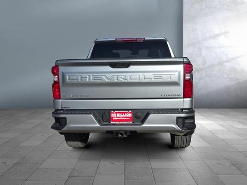 Sterling Gray Metallic 2026 Chevrolet Silverado 1500 Custom