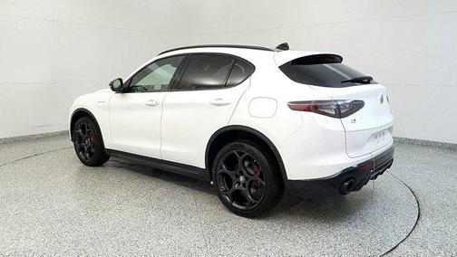 2025 Alfa Romeo Stelvio Base