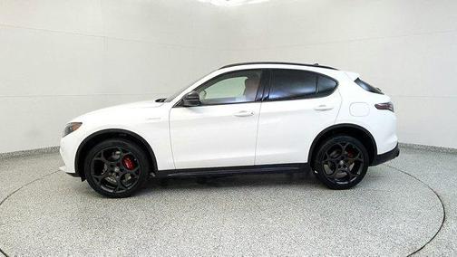 2025 Alfa Romeo Stelvio Base
