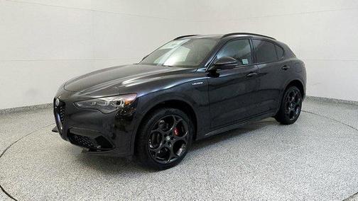 2025 Alfa Romeo Stelvio Base